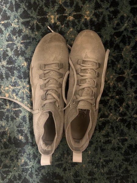 Under armor command pro cleats (size 10)