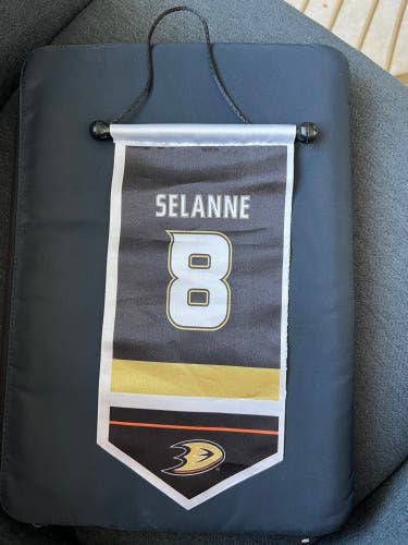 Mini Teemu Selanne Jersey Retirement Night Banner
