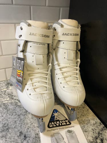 New Jackson Ultima Size 3 Figure Skates