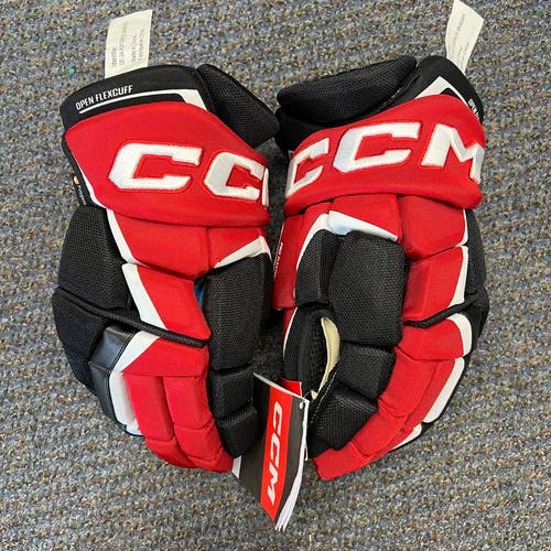 CCM FT6 Pro 14” hockey gloves