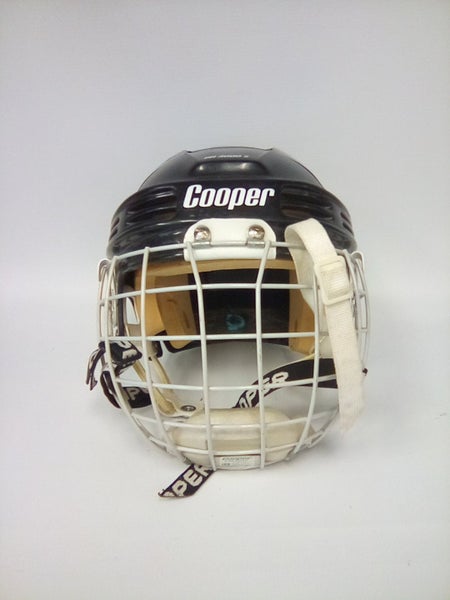 Used Cooper Hh 3000 Md Hockey Helmets
