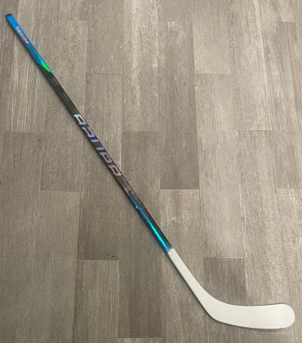*Like new* 65 Flex P92 Left Hand Bauer Nexus Sync Hockey Stick