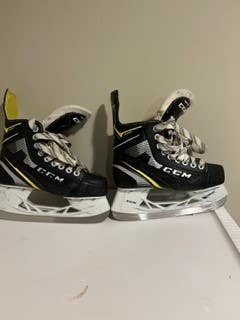 Junior Used CCM Super Tacks Hockey Skates Regular Width Size 3