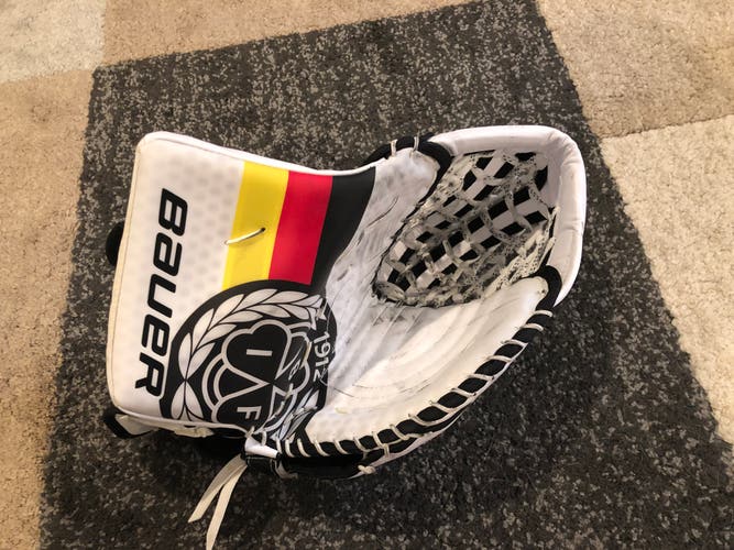 Bauer Ultrasonic Goalie Catch Glove 90 Degree Break