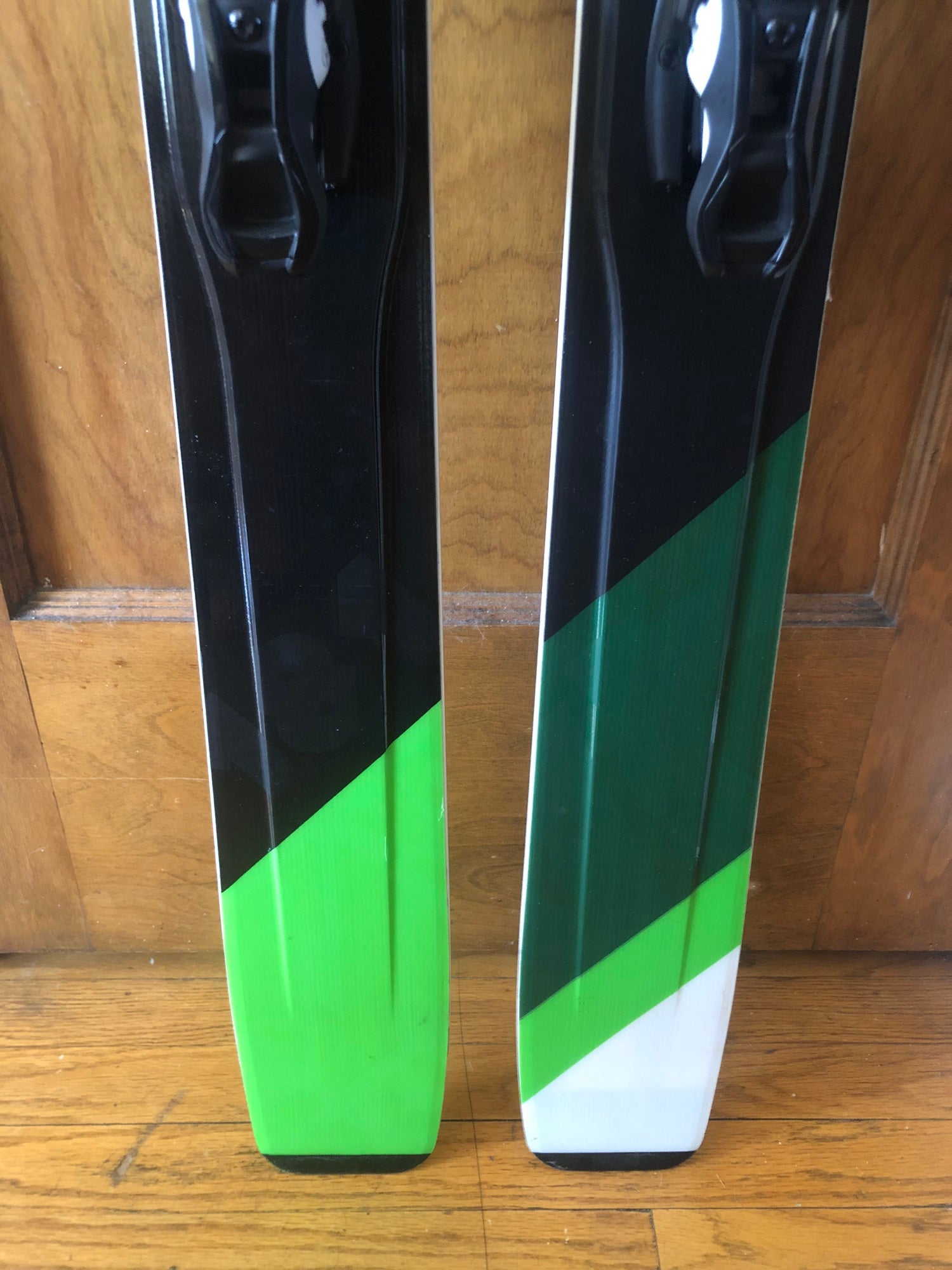 Volkl 100Eight 181cm with Salomon Z12 Bindings | SidelineSwap