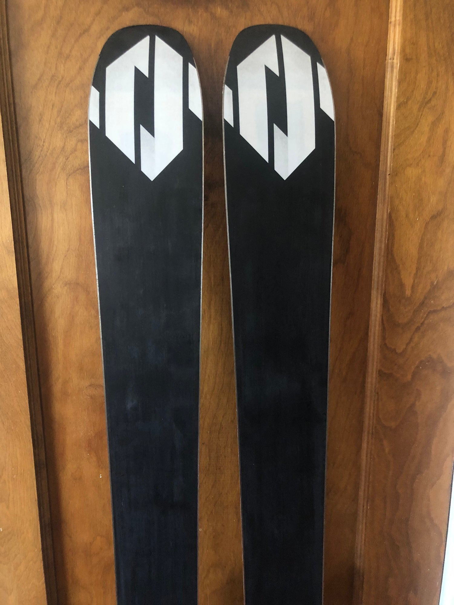 Volkl 100Eight 181cm with Salomon Z12 Bindings | SidelineSwap