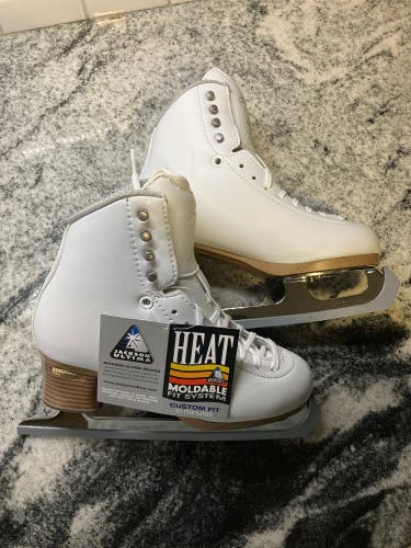 New Jackson Ultima Size 4.5 Figure Skates