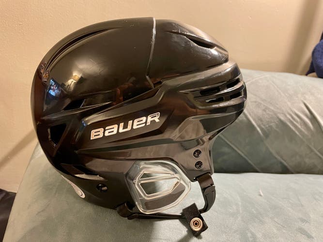 NEW Medium Bauer Re-Akt 95 Helmet