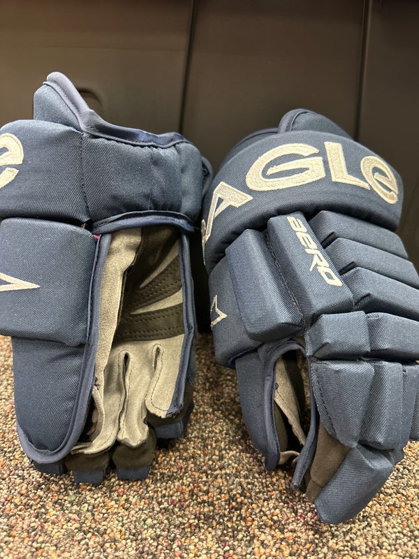 Hockey gloves