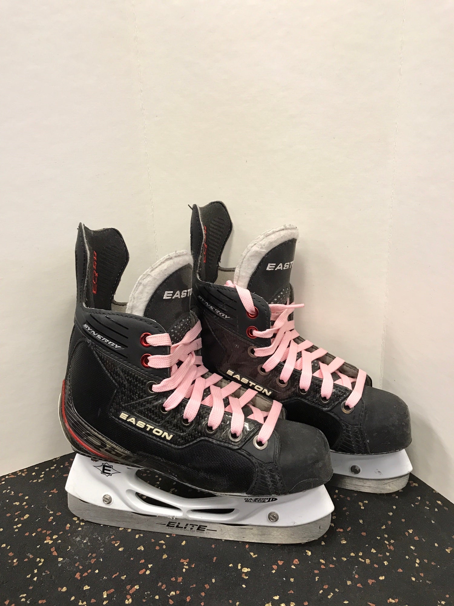 Used Easton Regular Width Size 3.5 Synergy EQ50 Hockey Skates