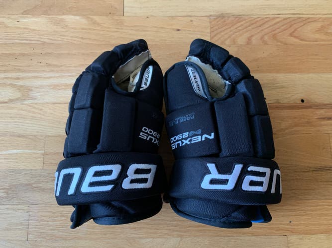 Used Bauer Nexus N2900 Gloves 13"