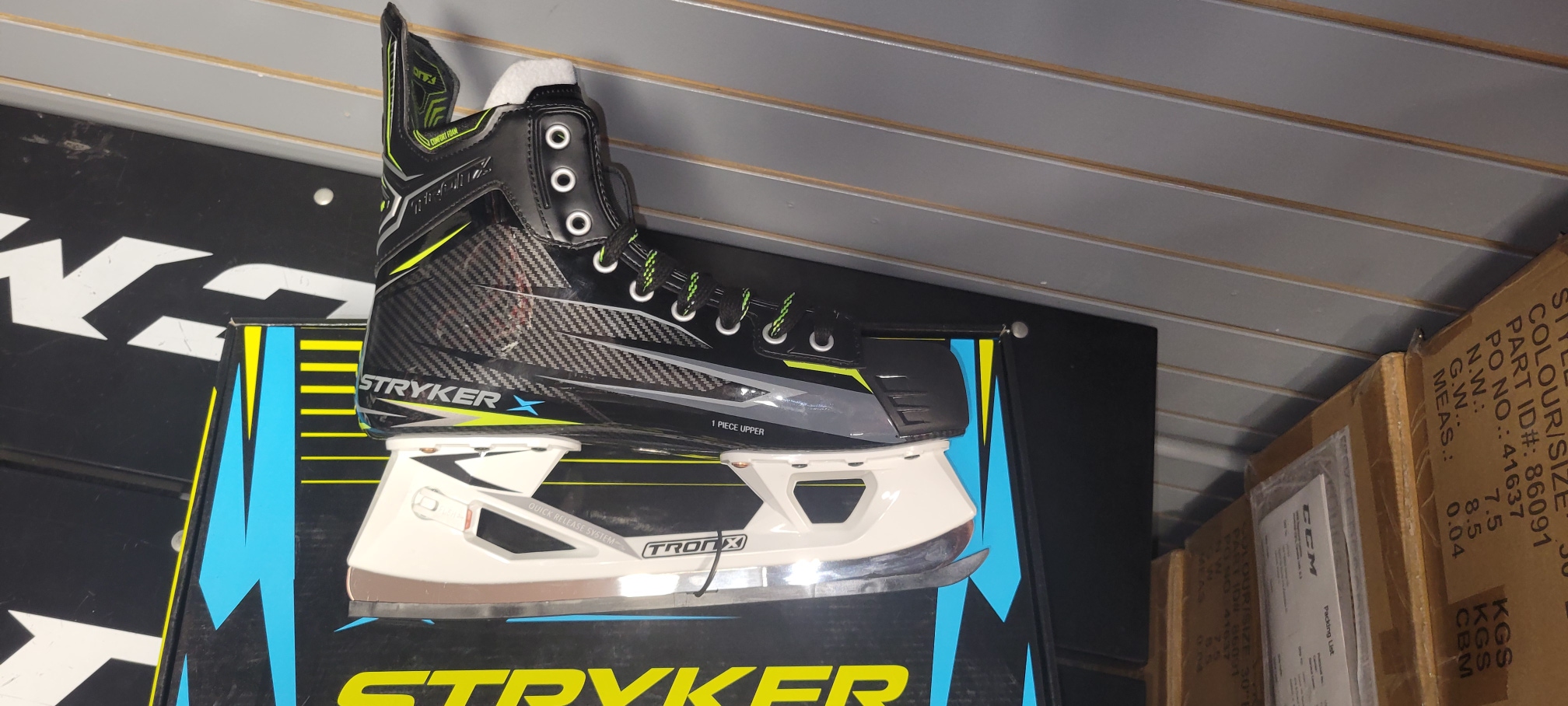 Senior New Tron Stryker Hockey Skates Regular Width Size 12