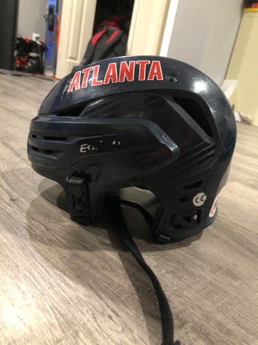 Used Medium Bauer Re-Akt 85 Helmet