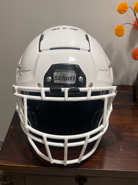 Used Schutt F7 Vtd Large+ Football Helmets