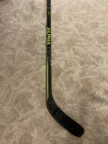 Senior Right Handed W88  Alpha Lx 20 Hockey Stick
