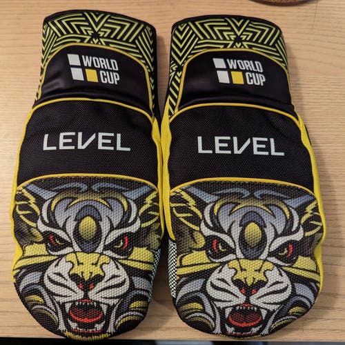 New Level WC Speed Mittens Gloves Size 9 Large