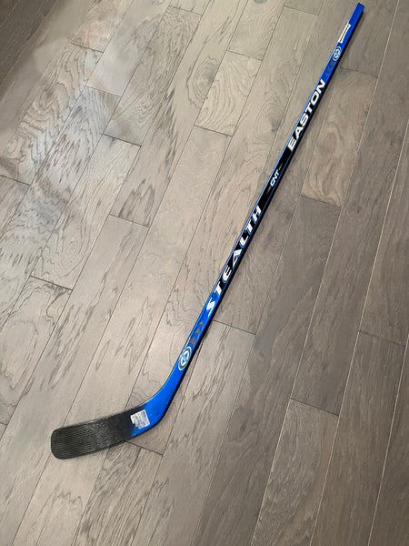 Easton Stealth S17 Black Grip Composite Stick - Junior