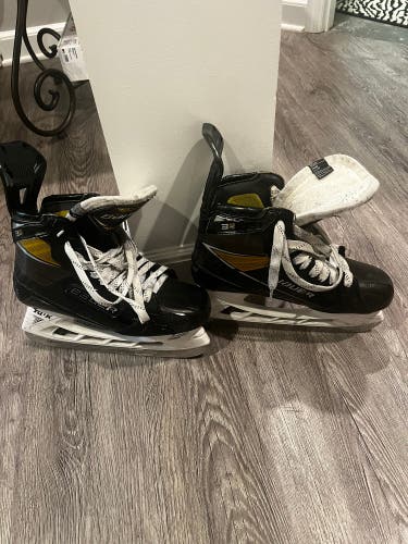 Used Bauer Extra Wide Width Size 10 Supreme 3S Pro Hockey Skates