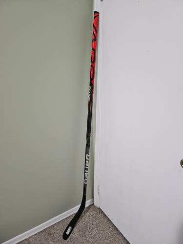 Used Bauer Right Handed Vapor FlyLite Hockey Stick