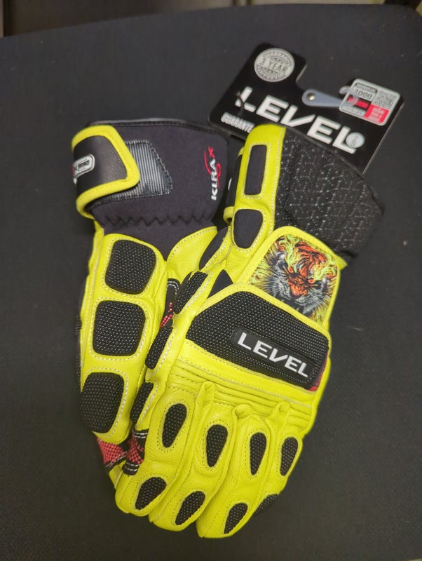 Level World Cup CF Glove Size Small 7