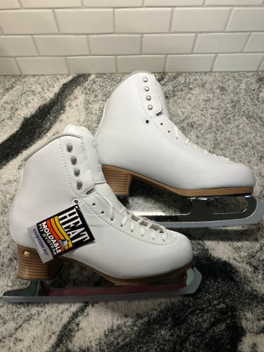 New Jackson Ultima Evo Size 7.5 Figure Skates