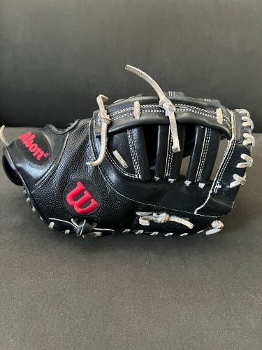 Used Wilson A2000 2820 Right Hand Throw First Base Glove 12.25" FREE SHIPPING