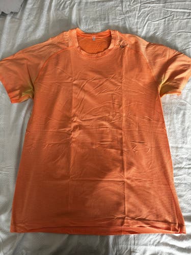Used Men’s Lululemon Tee - Large