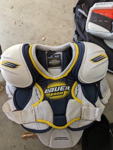 Senior Small Bauer 2000 Shoulder Pads