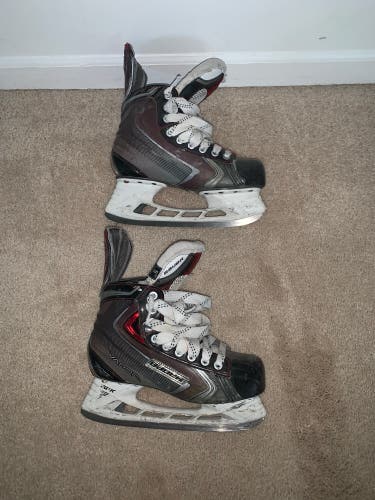 Youth Bauer Size 5 Vapor X90 Hockey Skates
