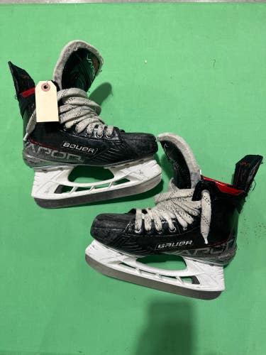 Junior Used Bauer Vapor 3X Hockey Skates 4.5 (Fit 1)