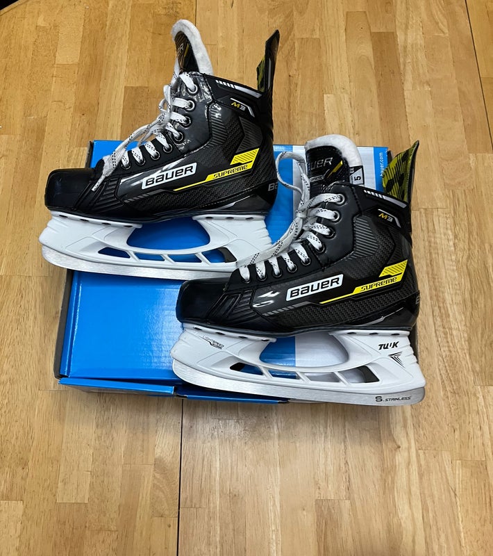 Intermediate Bauer Extra Wide Width   Size 5 Supreme M3 Hockey Skates
