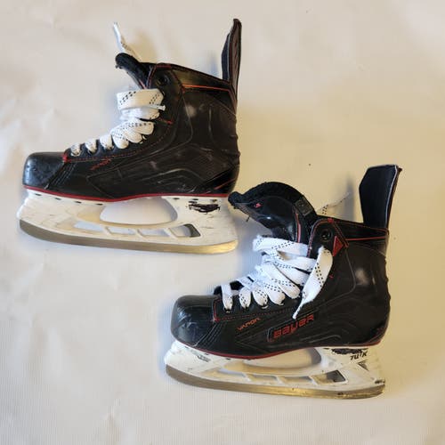 Junior Used Bauer Vapor X500 Hockey Skates Regular Width Size 5 (US6 and UK5.5)