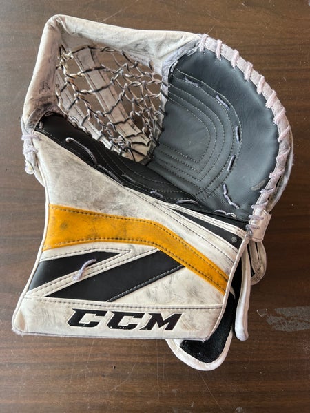Used CCM P2.9 Regular Goalie Glove