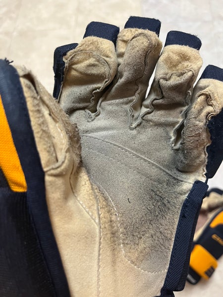 Nashville Predators Used Pro Stock Gloves - Neal
