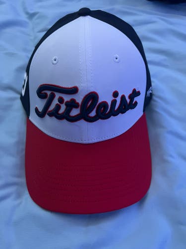 Titleist Mesh Black/White Hat + Titleist Tour Pro V1 Red/White/Blue Hat