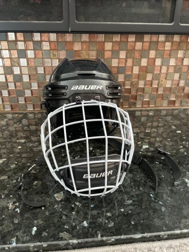 Used Medium Bauer  Re-Akt 75 Helmet