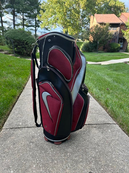 Nike Performance Cart Golf Bag.