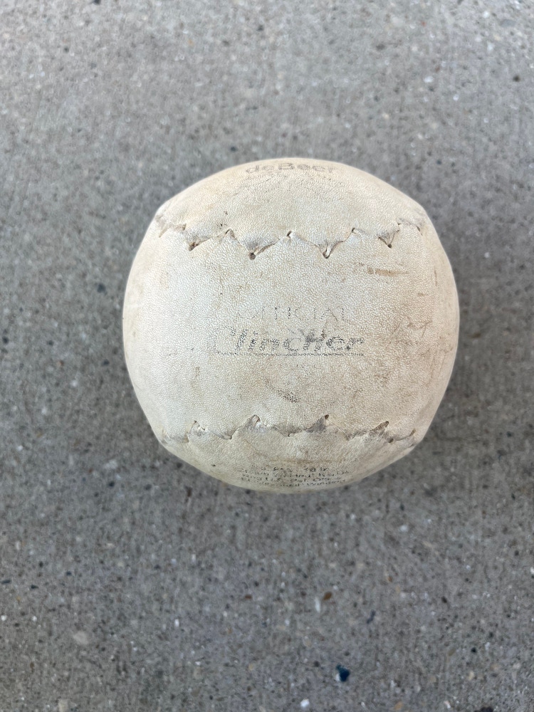 Used Debeer Clincher Softball 1 Ball 16"