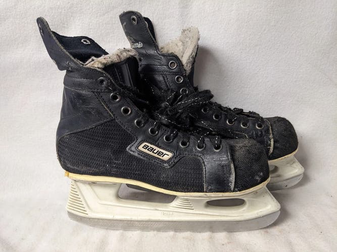 Bauer Junior Supreme Hockey Ice Skates Size 5 Color Black Condition Used