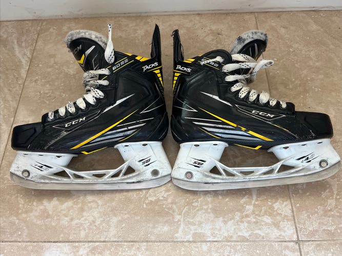 Used CCM Size 4 Tacks 6092 Hockey Skates