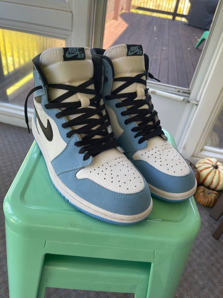 Air Jordan 1 Retro High OG University Blue