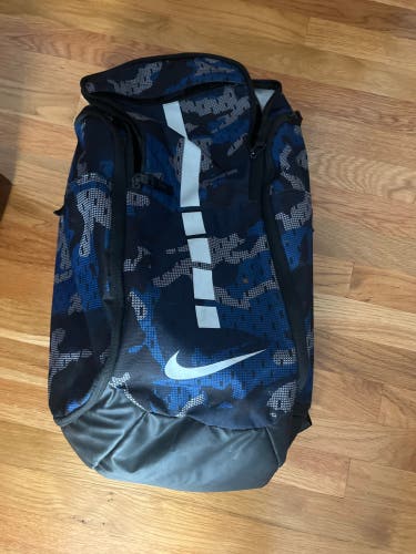 Blue Used Large/Extra Large Nike Backpack