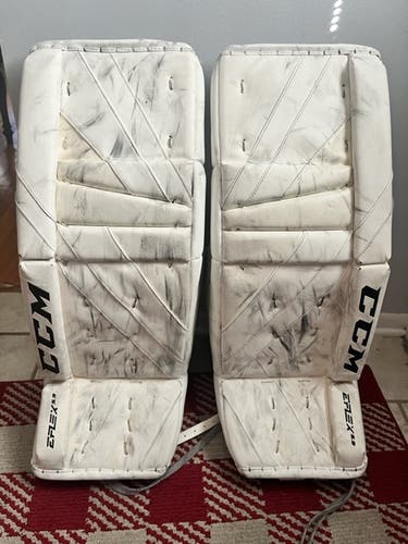 Used 31" CCM Eflex 5.9 Goalie Leg Pads