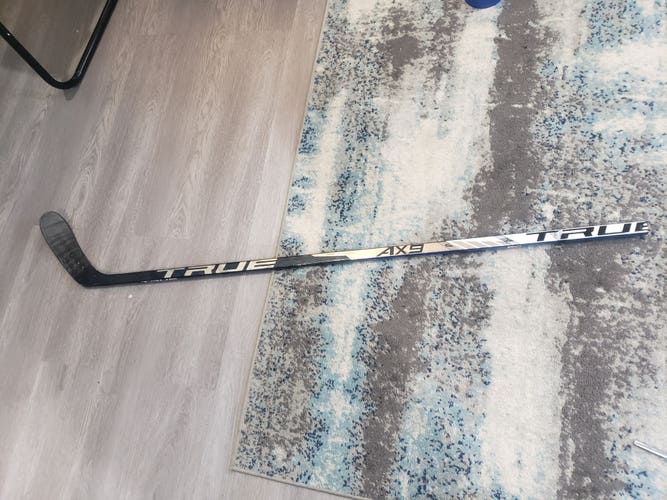 Used Senior True Right Handed AX9 Hockey Stick TC4 Pro Stock