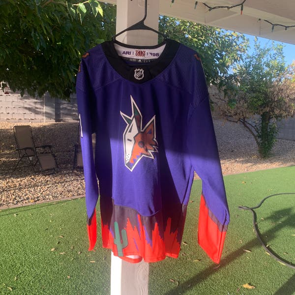 Arizona Coyotes Reverse Retro Jersey SidelineSwap Buy and Sell
