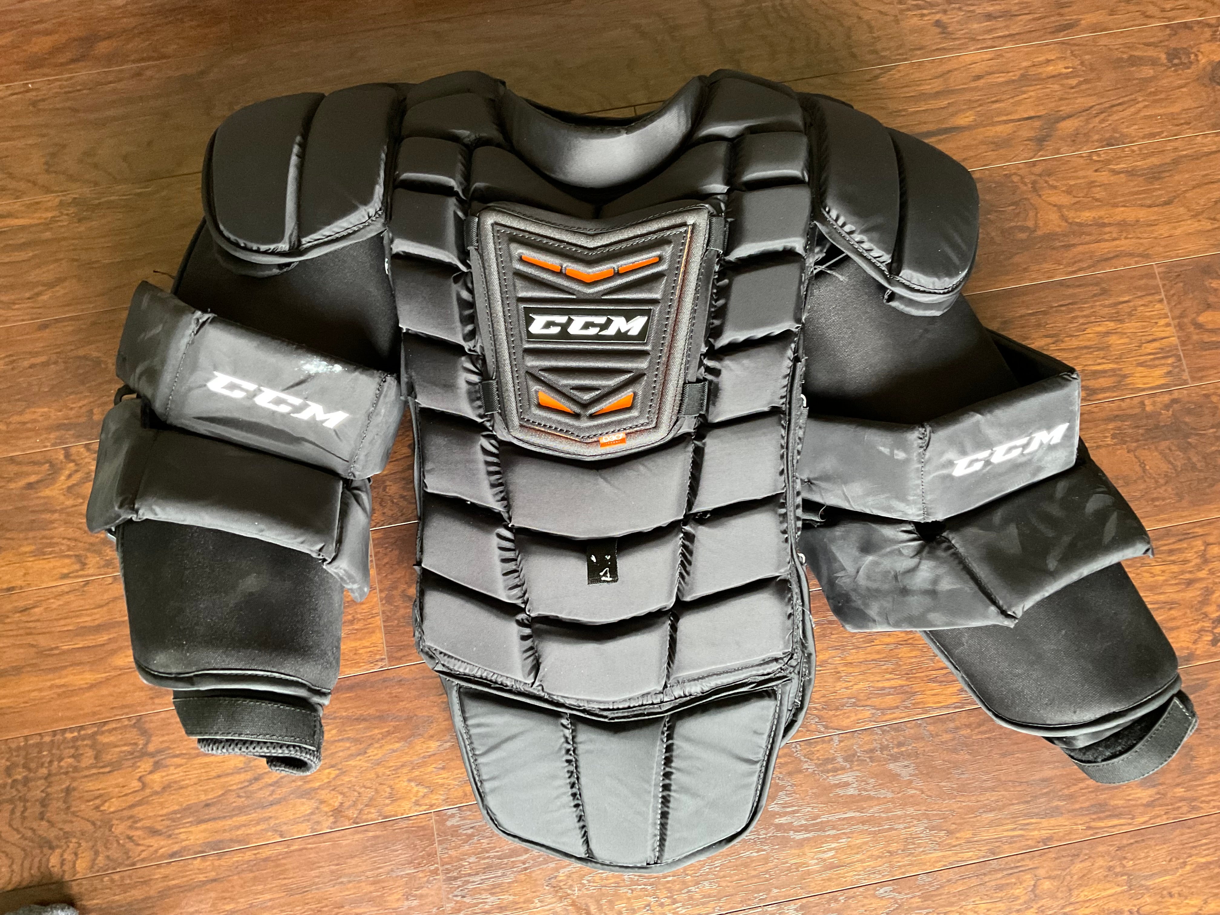 Protecteur De Poitrine CCM Pour Hockey Sur Glace - Taille Intermédiaire/adolescent - Occasion