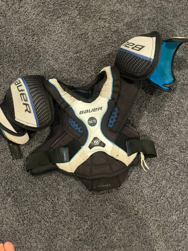 Senior Used Small Bauer One75 Shoulder Pads