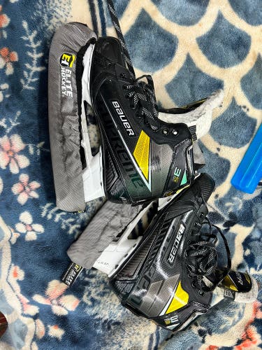 Used Bauer Regular Width  Size 10 Supreme 3S pro Hockey Goalie Skates