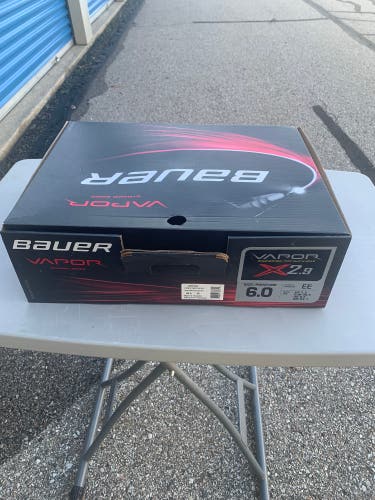 Used Bauer Vapor X2.9 Size 6 EE Hockey Skates