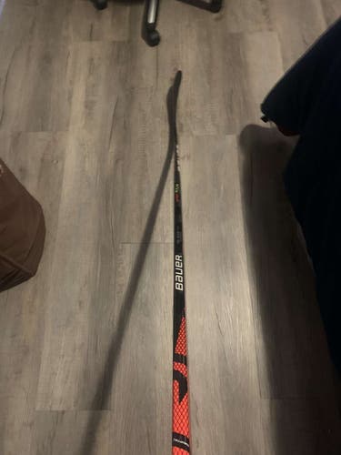 Intermediate Left Hand P28  Vapor FlyLite Hockey Stick